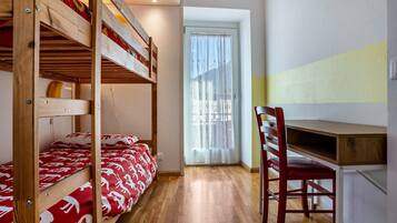 3 habitaciones, tabla de planchar con plancha y wifi gratis