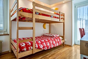 3 chambres, fer et planche à repasser, Wi-Fi gratuit, draps fournis