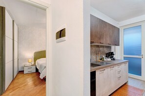 Kühlschrank, Ofen, Herdplatte, Geschirrspüler