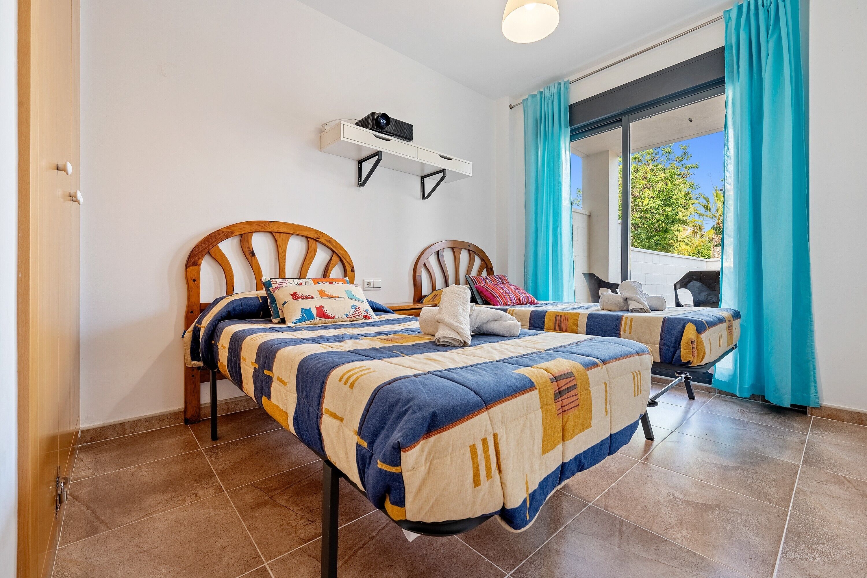 3 bedrooms, desk, free WiFi, bed sheets