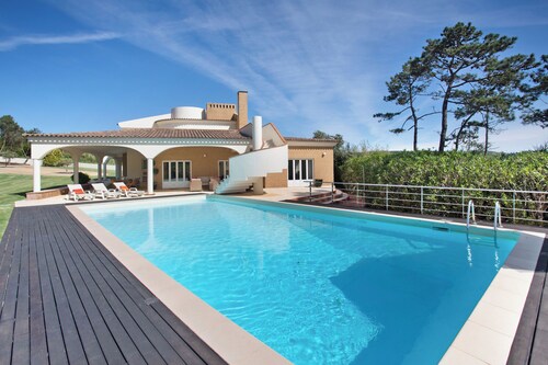 Villa 'Foz Fancy Fun' avec vue sur les montagnes, Wi-Fi et climatisation