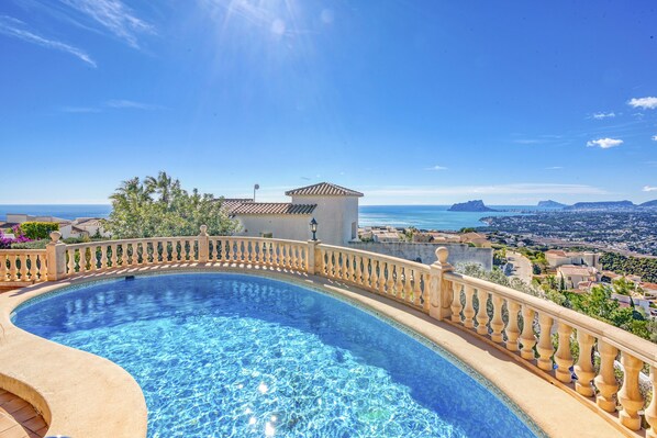 Pool - Villa 'Casasilma' with Sea View, Wi-Fi and Air Conditioning (POBLE NOU DE BENITATXELL)