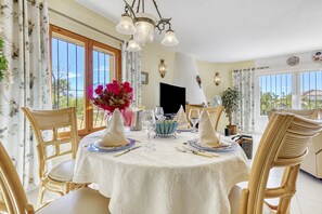 Dining - Villa 'Casasilma' with Sea View, Wi-Fi and Air Conditioning (POBLE NOU DE BENITATXELL)