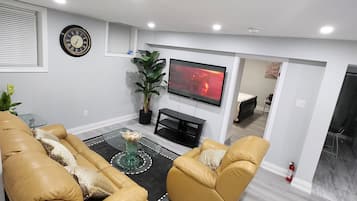 Smart TV, computer monitors