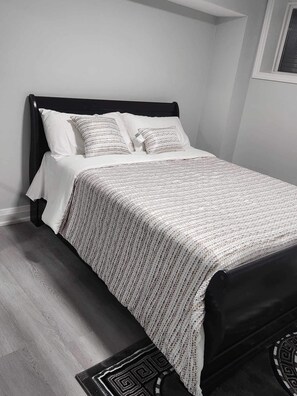 2 bedrooms, desk, iron/ironing board, free WiFi - 2 Bedroom Apartment - A
Full space with access to backyard, patio, and firepit (Brampton)