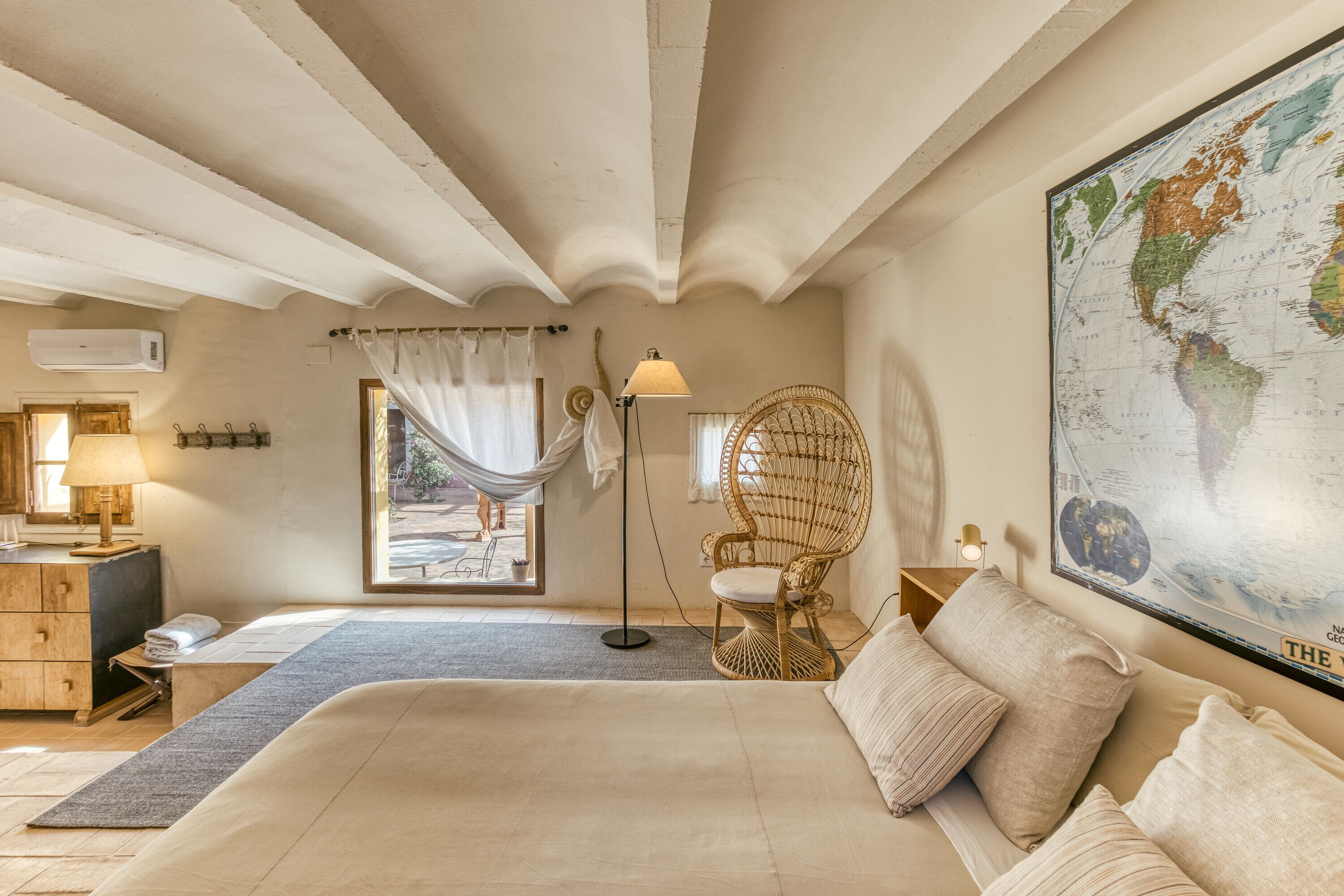 1 slaapkamer, een strijkplank/strijkijzer, gratis wifi, beddengoed