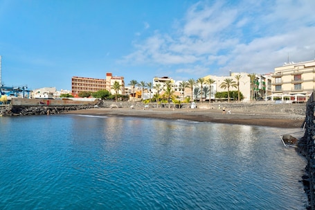 On the beach. Vacation Home 'La Casa De Tina' with Sea View, Private Terrace and Wi-Fi