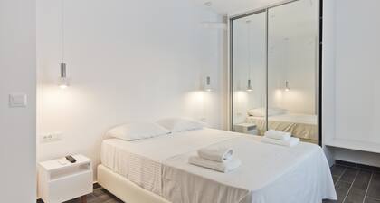 Apartment 'Helios 2' with Sea View, Wi-Fi and Air Conditioning