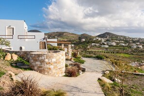 Property grounds - Country House 'Mont' Rock Villas 2' with Sea View, Wi-Fi and Air Conditioning (??S???O???)