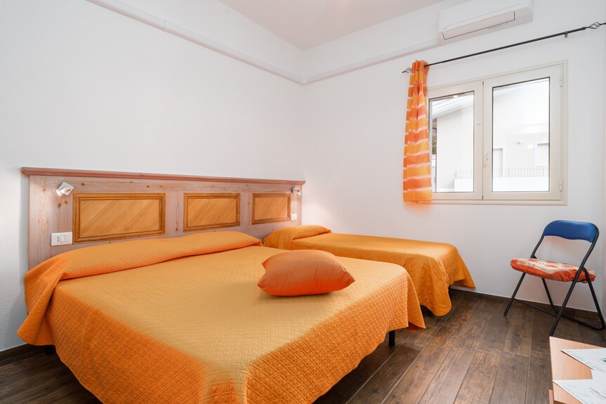 Vakantiehuis 'Holiday Vista Montagna' Met Uitzicht Op De Bergen, Wi-fi En Airconditioning - Cala Gonone