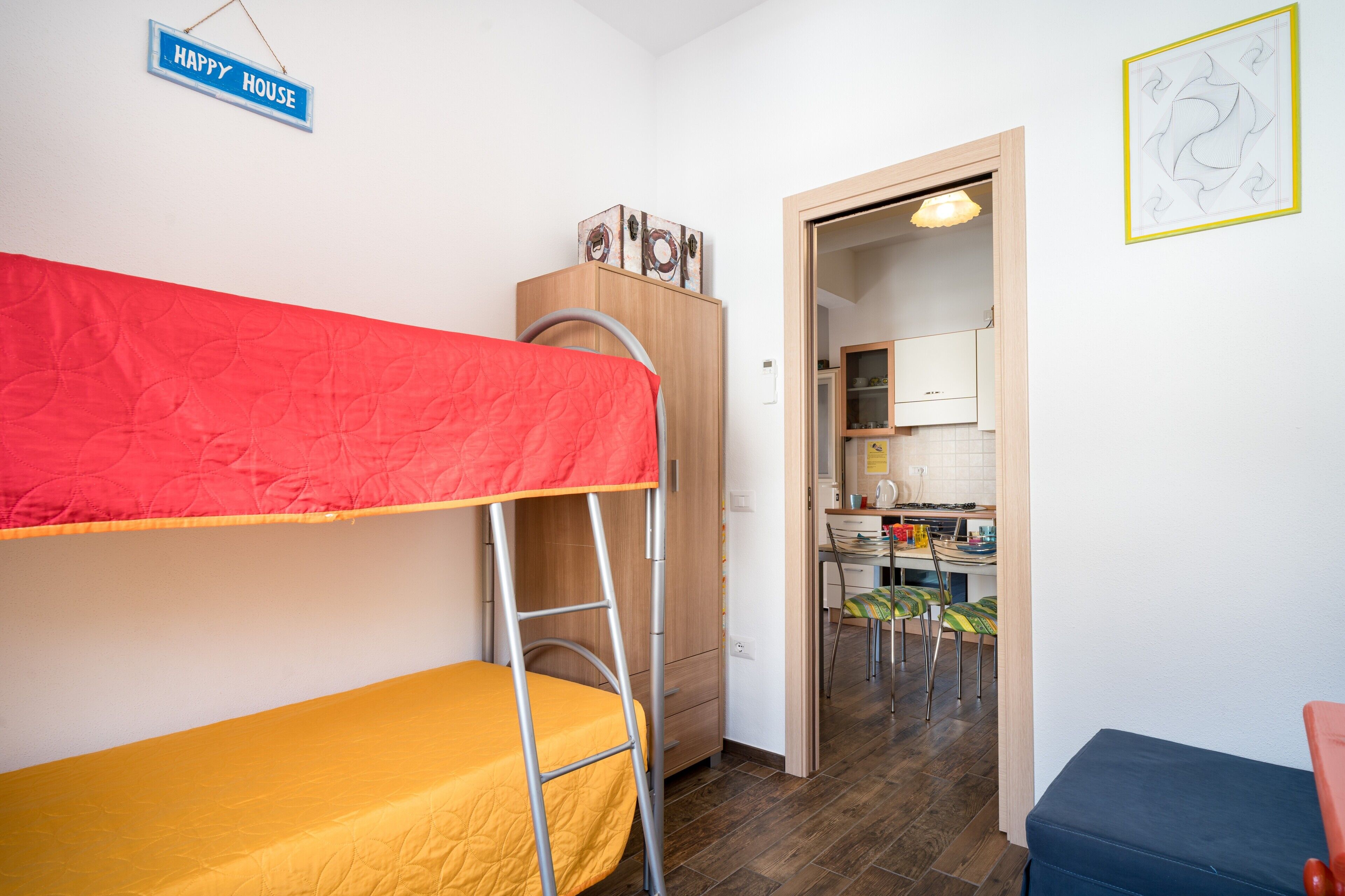 2 habitaciones, tabla de planchar con plancha y wifi gratis 