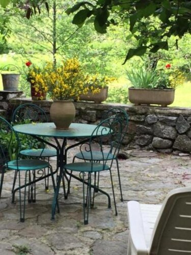 Gîte De La Chatiere avec vue sur les montagnes, terrasse privée et Wi-Fi