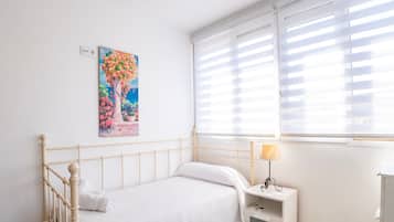 4 slaapkamers, een strijkplank/strijkijzer, gratis wifi, beddengoed