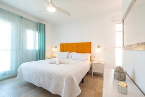 4 bedrooms, iron/ironing board, free WiFi, bed sheets - Holiday Home 'Precioso Chalet A Pie De Playa' with Sea View, Wi-Fi and Air Conditioning (Punta Umbría)