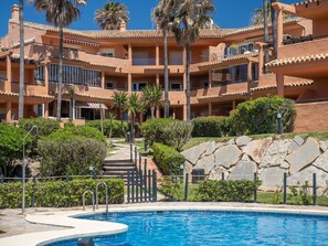 Pool - Apartment 'Fantastic Beachfront' with Sea View, Wi-Fi and Air Conditioning (Estepona)