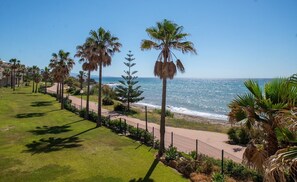 Beach nearby - July offer  7 to the 18th Only 1500 Euro (Estepona)