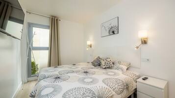 1 chambre, fer et planche à repasser, Wi-Fi gratuit, draps fournis