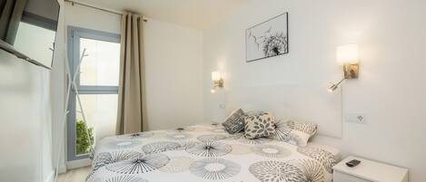 2 chambres, fer et planche à repasser, Wi-Fi gratuit, draps fournis