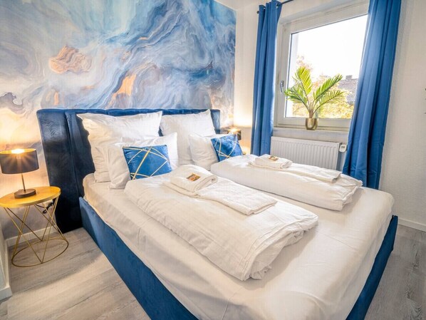 3 Schlafzimmer, Schreibtisch, Bügeleisen/Bügelbrett, Reisekinderbett