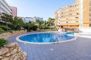 Pool - Apartment 'Apartamento Ct' with Shared Pool, Wi-Fi and Air Conditioning (Salou)