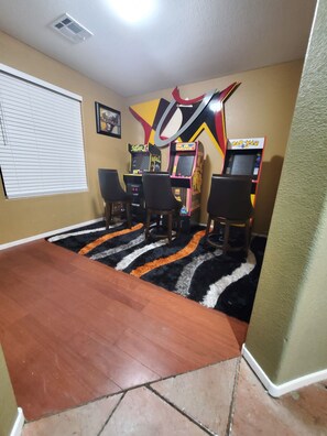Game room - Honeycomb Hideout  (Las Vegas)