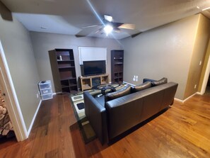 Smart TV - Honeycomb Hideout  (Las Vegas)