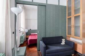 1 Schlafzimmer, Bügeleisen/Bügelbrett