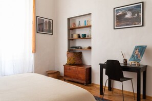 3 chambres, fer et planche à repasser, Wi-Fi, draps fournis