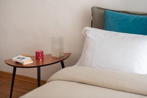3 bedrooms, iron/ironing board, WiFi, bed sheets - Spacious family flat S. Spirito 8 sleeps (Firenze)
