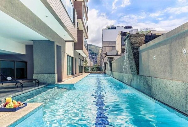 Pool - Line Rio: 1Qto Com Piscina, Sauna, Academia, Workstation, Garagem A 100m Das Praias de Copacabana e Ipanema (CP01-172T) (Rio de Janeiro)