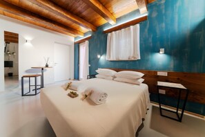 1 bedroom, in-room safe, desk, WiFi