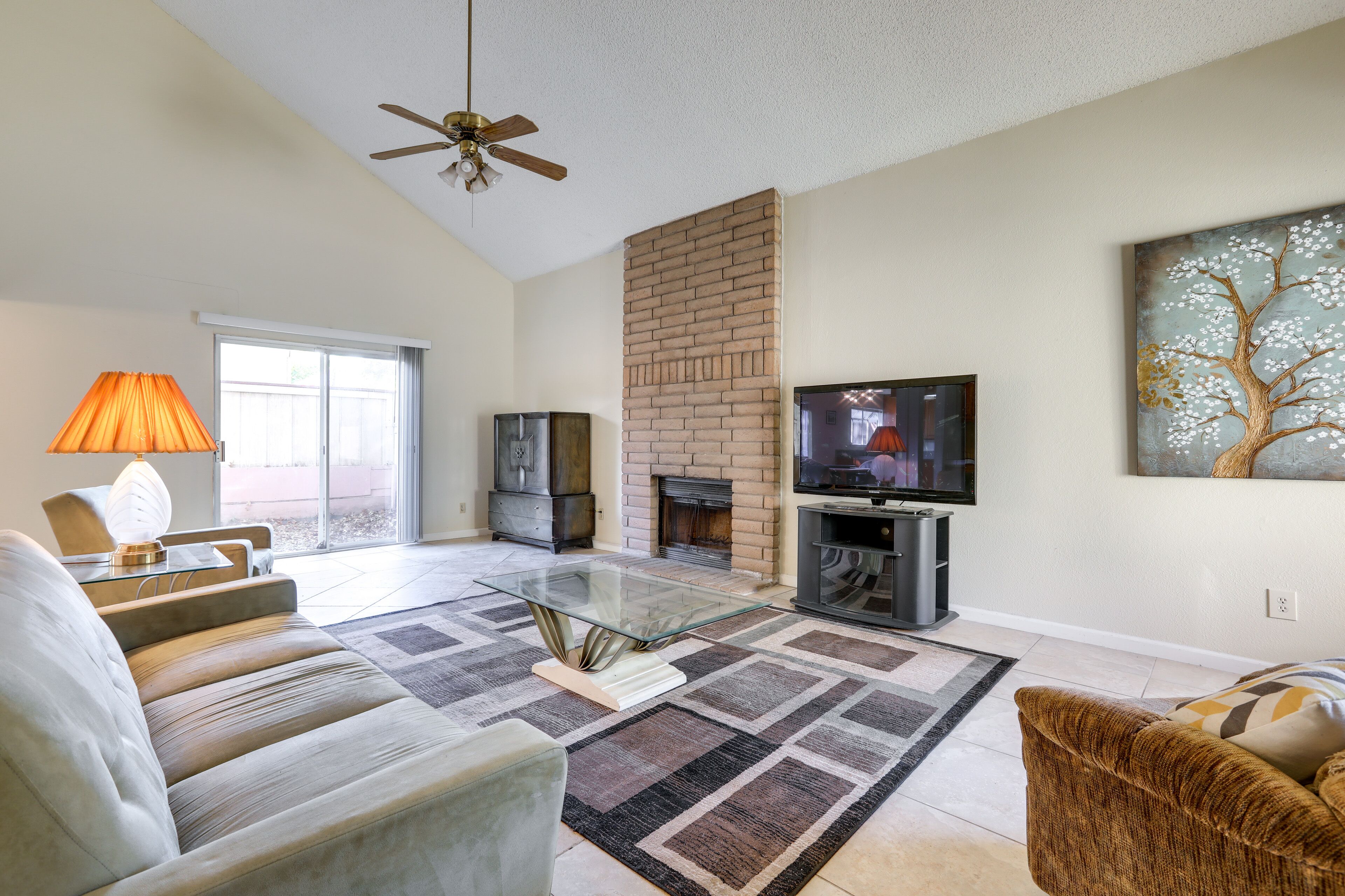 Pet-Friendly Citrus Heights Home: Fenced Backyard!