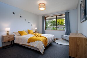 4 bedrooms, iron/ironing board, free WiFi, bed sheets
