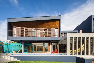 Gorgeous scandinavian-owned beach villa w. panoramic sea view & perfect location