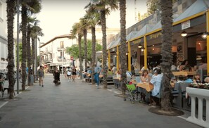 Apartamento, 1 habitaci�ón, balcón, vistas a la ciudad | Exterior