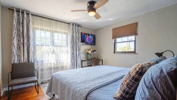 3 bedrooms, in-room safe, desk, iron/ironing board