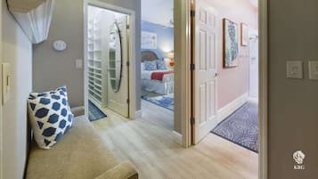 3 bedrooms, desk, iron/ironing board, WiFi