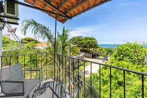 Property grounds - Stunning Oceanview Condo steps from town (Tamarindo)