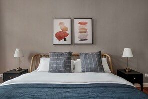 2 habitaciones, tabla de planchar con plancha, wifi y ropa de cama 