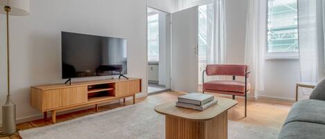 Télévision, chaîne hi-fi