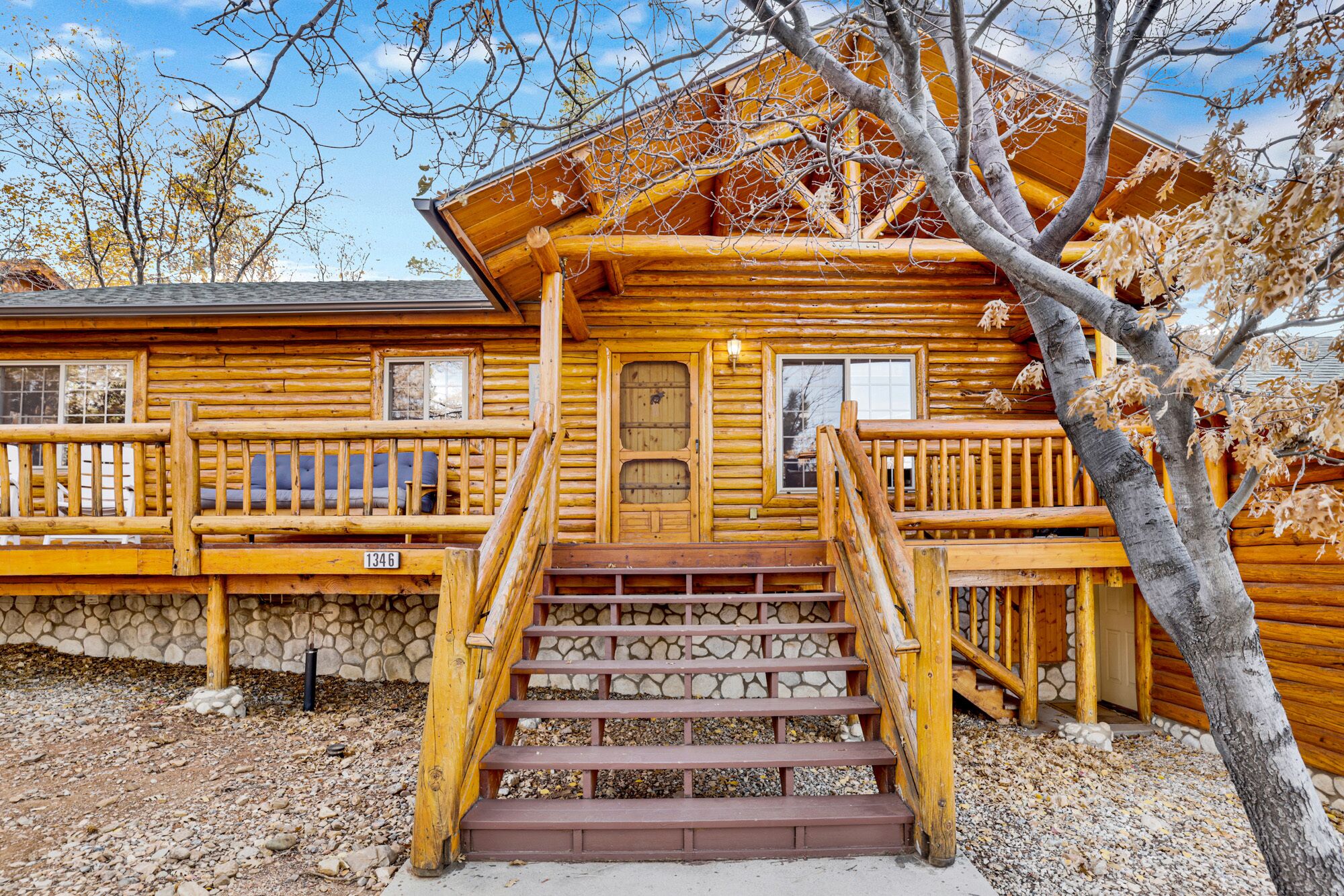 Crescenta Pines Resort Log Cabin~ Hot Tub~ Games~