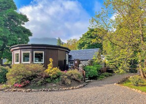 House - 1 bedroom accommodation in Nr Kirriemuir (Nr Kirriemuir)