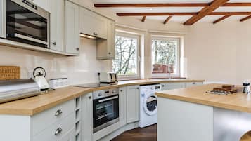 Fridge, oven, stovetop, toaster