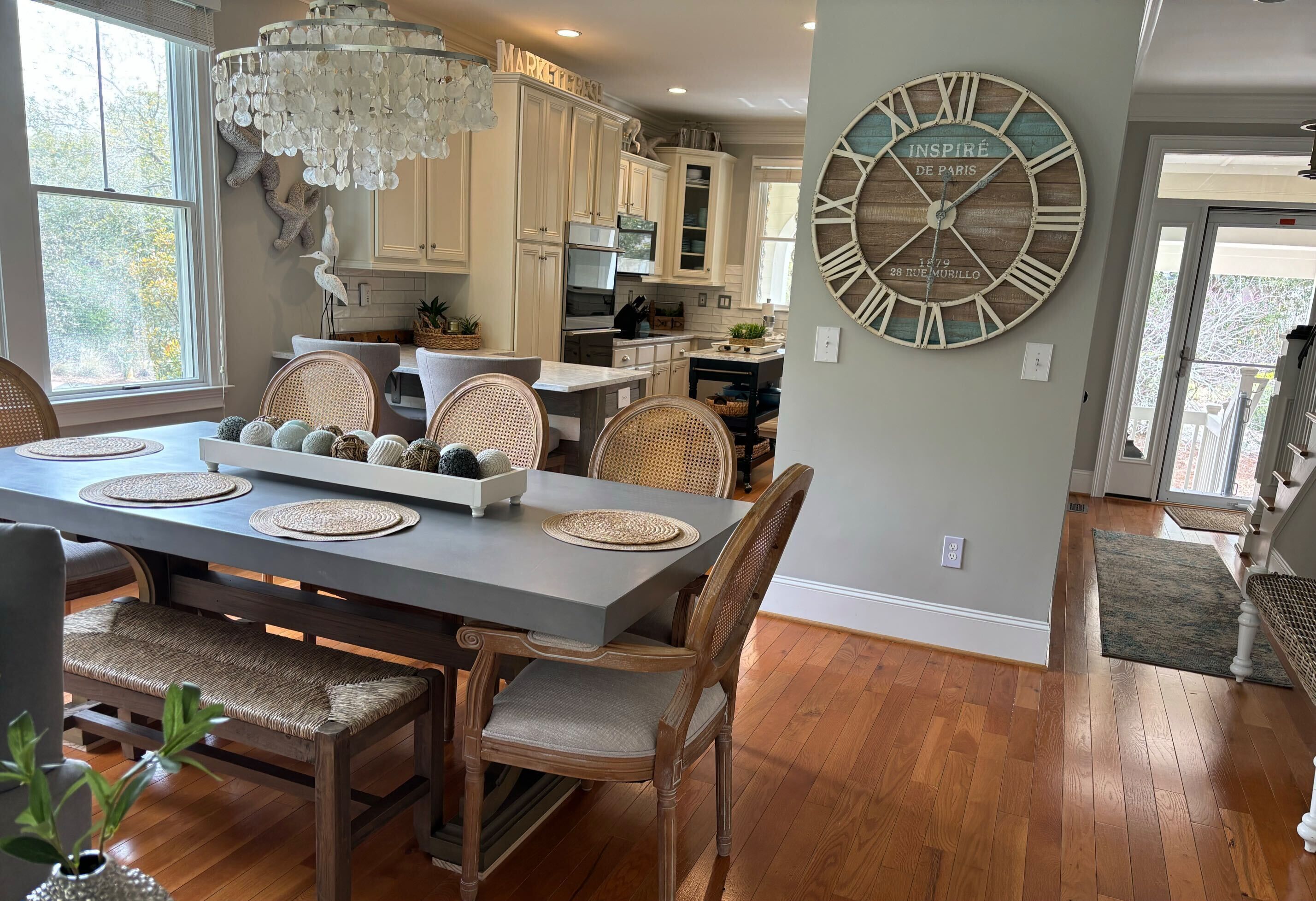NEW RENTAL! Renovated & Gorgeous 3 Bed/3.5 Bath Condo! Elevator! Amenity Cards!