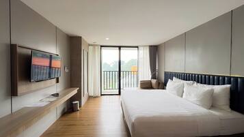 Kamar Double Eksekutif, 1 Tempat Tidur King | Ruang kerja ramah laptop, Wi-Fi gratis, dan seprai linen