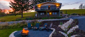 77 in Canaan. Big views. Night skies. Quiet comfort. Dogs, EV, kids13+ welcome.