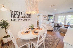 Dining - Cozy Remodeled Cottage Pool home close to Beach  (Jupiter)