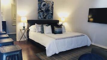 Skrivebord, strygejern/strygebræt, weekendseng, gratis Wi-Fi