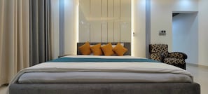 3 chambres, fer et planche à repasser, Wi-Fi, draps fournis