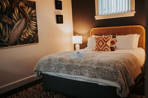 2 habitaciones, tabla de planchar con plancha, wifi y ropa de cama